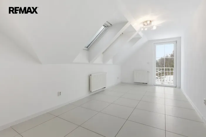 Pronájem rodinného domu, Jenišov - Pod Rohem, K Rohu, 210 m2