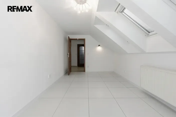 Pronájem rodinného domu, Jenišov - Pod Rohem, K Rohu, 210 m2