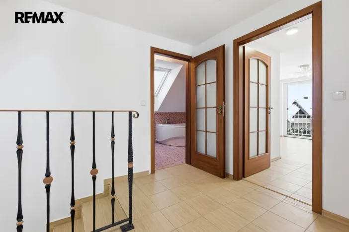 Pronájem rodinného domu, Jenišov - Pod Rohem, K Rohu, 210 m2