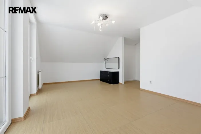 Pronájem rodinného domu, Jenišov - Pod Rohem, K Rohu, 210 m2