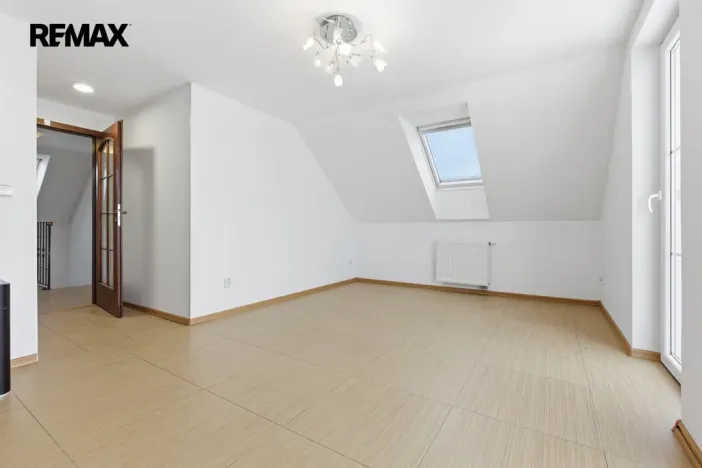 Pronájem rodinného domu, Jenišov - Pod Rohem, K Rohu, 210 m2