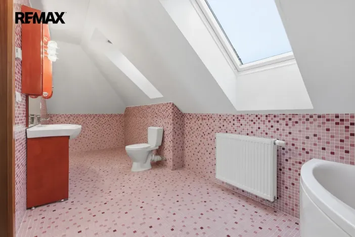 Pronájem rodinného domu, Jenišov - Pod Rohem, K Rohu, 210 m2