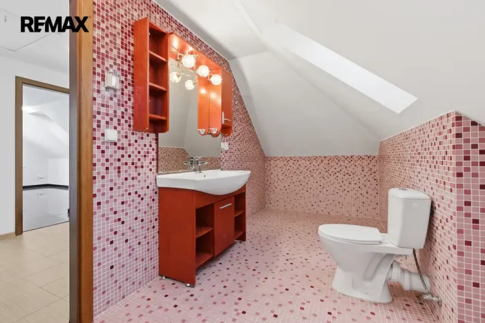 Pronájem rodinného domu, Jenišov - Pod Rohem, K Rohu, 210 m2