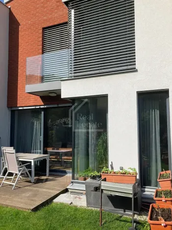 Pronájem rodinného domu, Praha - Dejvice, V Šáreckém údolí, 216 m2