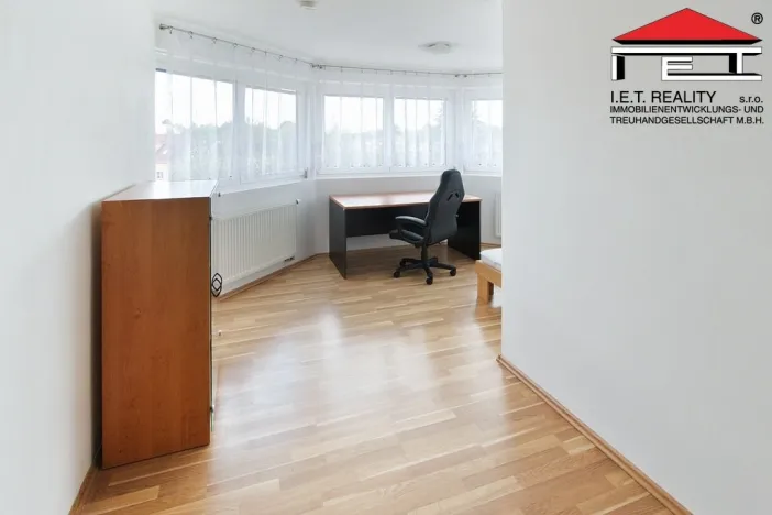 Pronájem bytu 2+1, Praha - Kbely, Svijanská, 40 m2