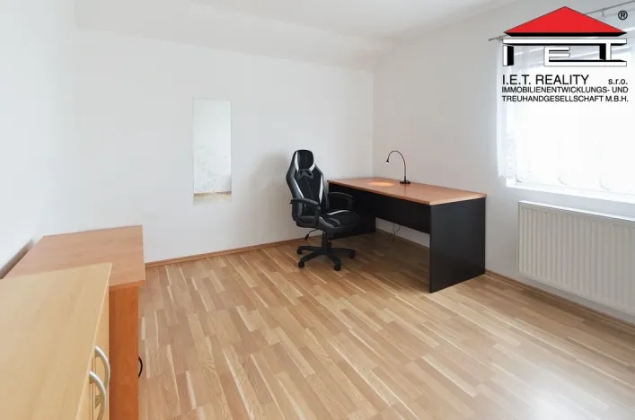Pronájem bytu 2+1, Praha - Kbely, Svijanská, 40 m2