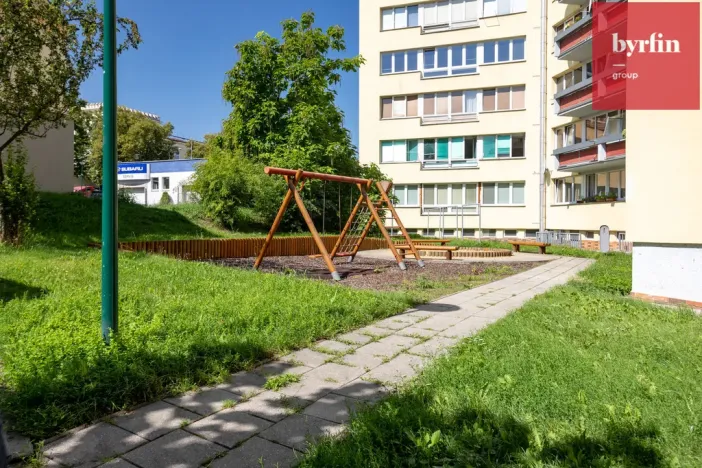 Pronájem bytu 2+kk, Opava, Jaselská, 49 m2