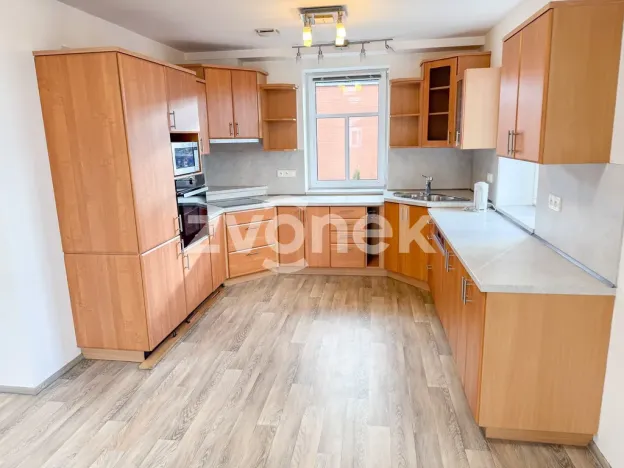Pronájem bytu 4+kk, Zlín, Nad Ovčírnou III, 87 m2