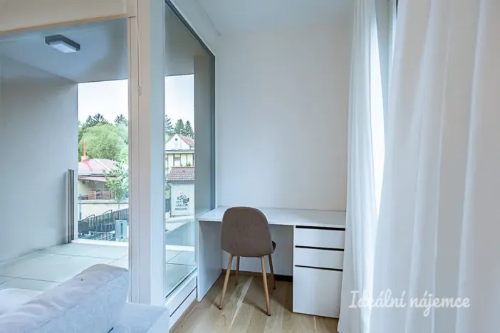 Pronájem bytu 2+kk, Praha - Lysolaje, Lysolajské údolí, 62 m2