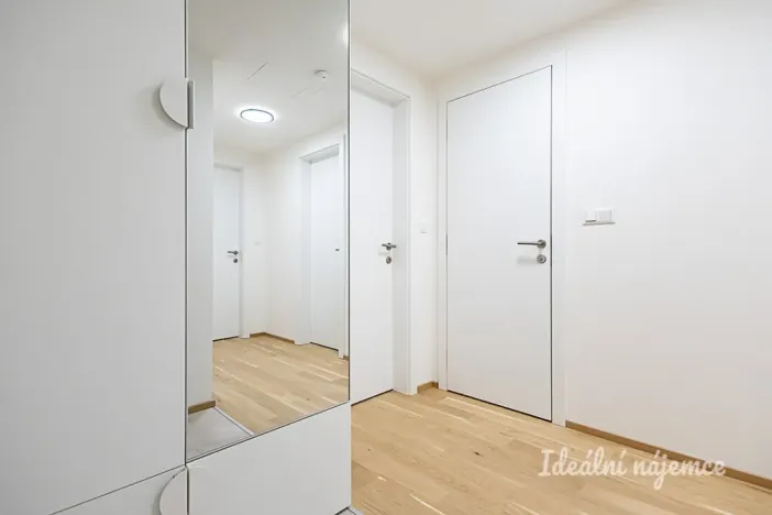 Pronájem bytu 2+kk, Praha - Lysolaje, Lysolajské údolí, 62 m2