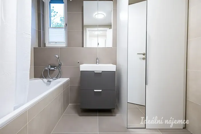 Pronájem bytu 2+kk, Praha - Lysolaje, Lysolajské údolí, 62 m2