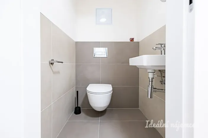 Pronájem bytu 2+kk, Praha - Lysolaje, Lysolajské údolí, 62 m2