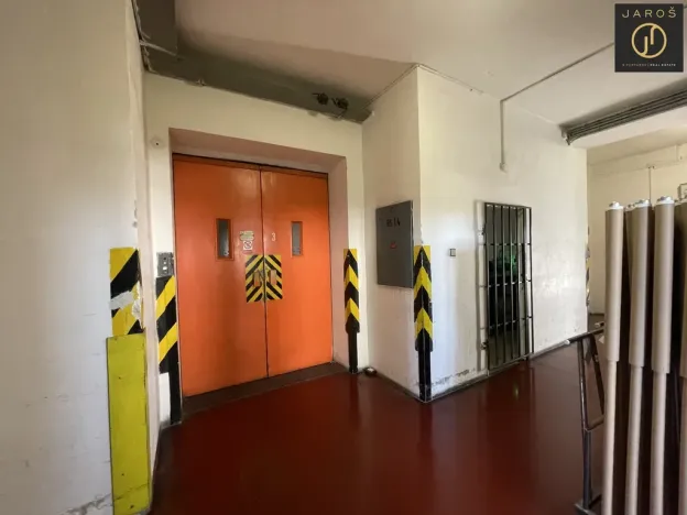 Pronájem výrobních prostor, Kladno, Dělnická, 291 m2