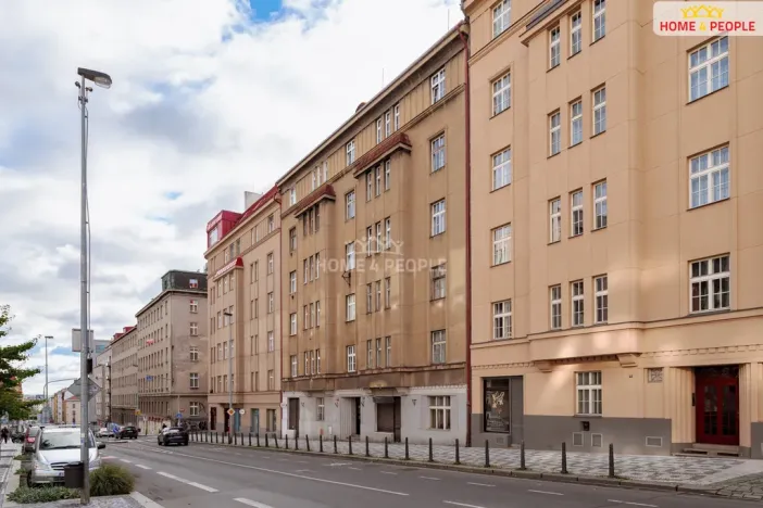 Prodej bytu 2+1, Praha - Holešovice, Veletržní, 52 m2
