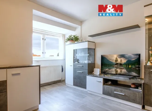 Prodej bytu 3+1, Cvikov - Cvikov II, Komenského, 48 m2