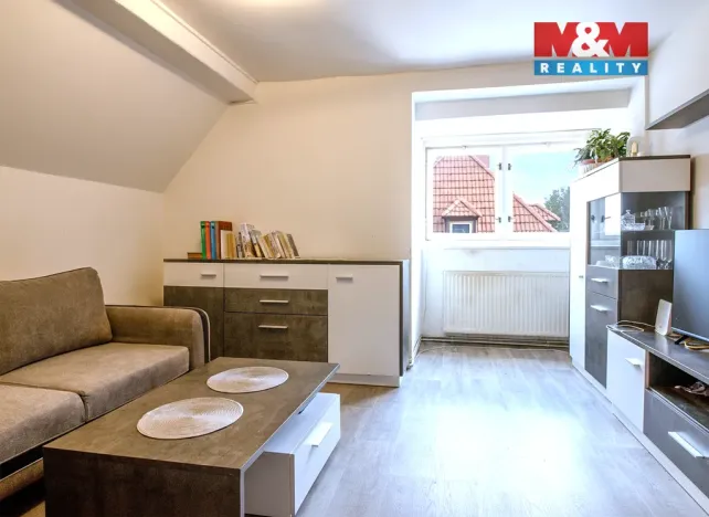 Prodej bytu 3+1, Cvikov - Cvikov II, Komenského, 48 m2