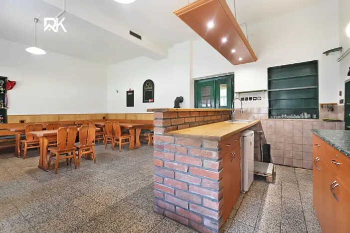 Prodej rodinného domu, Nová Ves I, Legerovo nám., 470 m2