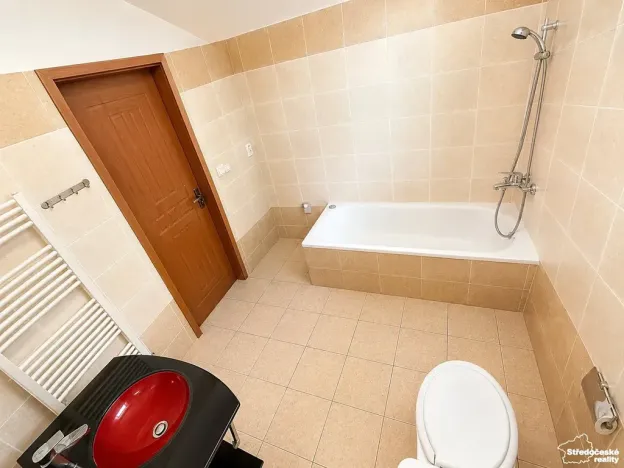 Pronájem bytu 1+kk, Praha - Újezd nad Lesy, Staroújezdská, 43 m2