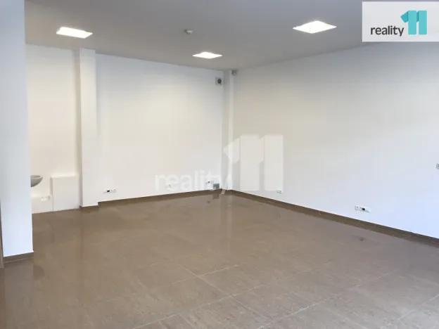Pronájem obchodního prostoru, Karlovy Vary - Dvory, Chebská, 49 m2