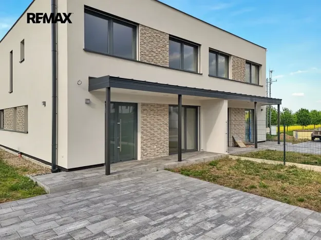 Pronájem rodinného domu, Červené Pečky, Hrabáňova, 213 m2