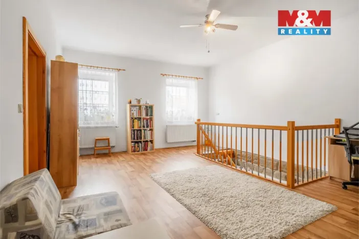 Prodej činžovního domu, Doksy, náměstí Republiky, 235 m2