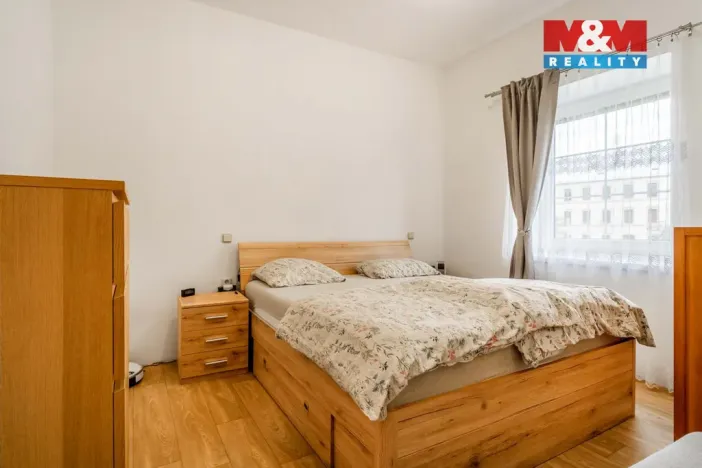 Prodej činžovního domu, Doksy, náměstí Republiky, 235 m2