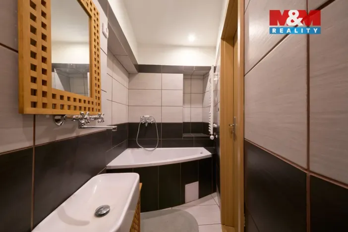 Prodej rodinného domu, Červený Kostelec, Jiráskova, 380 m2