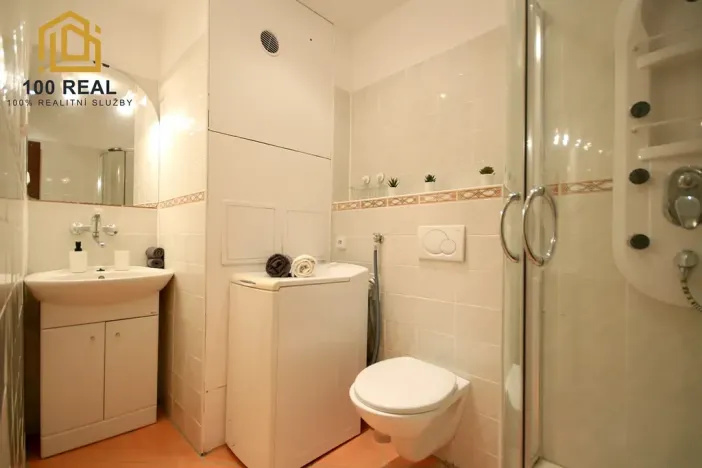 Pronájem bytu 1+kk, Hradec Králové, Kejzlarova, 28 m2