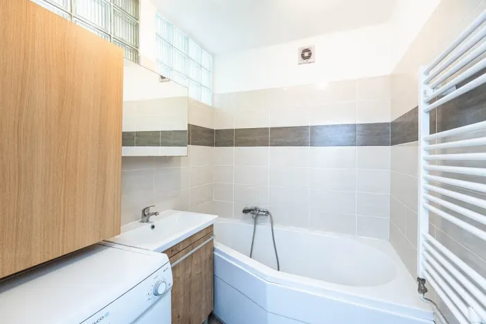 Pronájem bytu 2+1, Praha - Hloubětín, Na obrátce, 55 m2