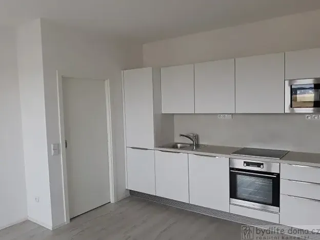 Pronájem bytu 1+kk, Tábor, U Areálu, 31 m2
