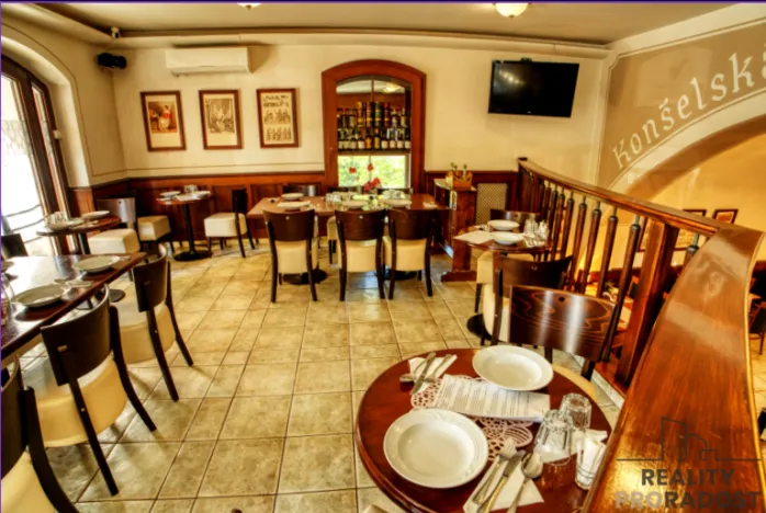 Pronájem restaurace, Hranice, Jiráskova, 1440 m2