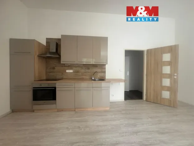 Pronájem bytu 2+kk, Meziboří, nám. 8. května, 55 m2