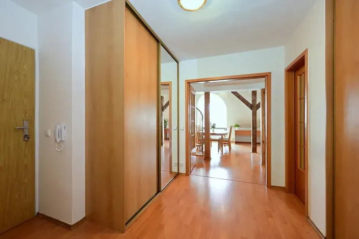 Pronájem bytu 2+1, Praha - Žižkov, Baranova, 85 m2