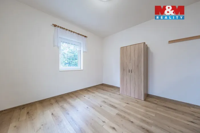 Prodej bytu 1+kk, Šestajovice, Revoluční, 18 m2