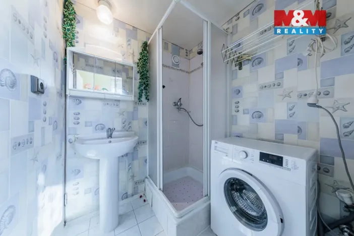 Prodej bytu 2+1, Karlovy Vary - Stará Role, Karlovarská, 61 m2