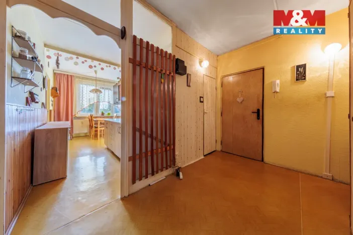 Prodej bytu 2+1, Karlovy Vary - Stará Role, Karlovarská, 61 m2