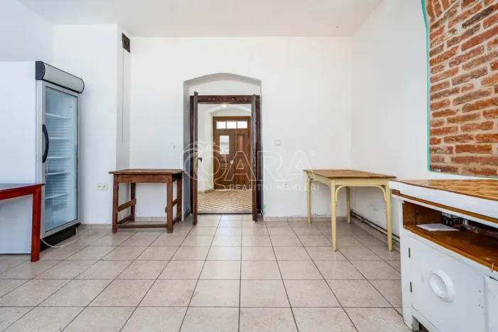 Prodej komerční nemovitosti, Nalžovice, 1000 m2