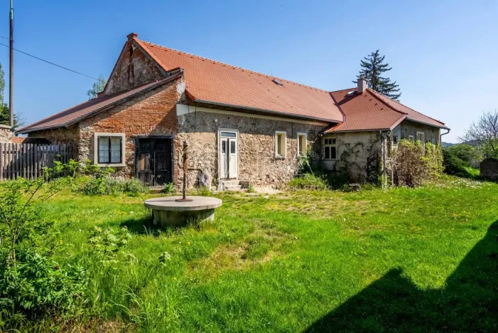Prodej komerční nemovitosti, Nalžovice, 1000 m2