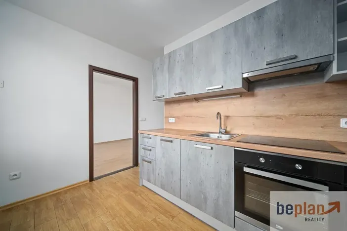 Pronájem bytu 3+1, Hořice, Riegrova, 62 m2