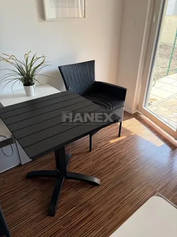 Pronájem bytu 2+kk, Praha - Žižkov, V zahrádkách, 56 m2