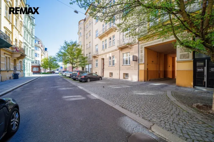 Prodej obchodního prostoru, Karlovy Vary, K. Čapka, 113 m2