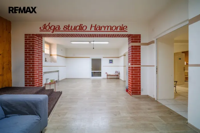 Prodej obchodního prostoru, Karlovy Vary, K. Čapka, 113 m2