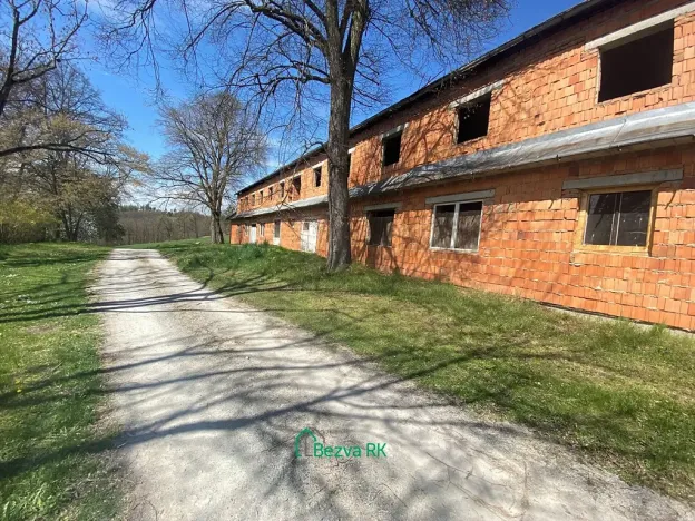 Prodej obchodního prostoru, Varvažov, 1358 m2
