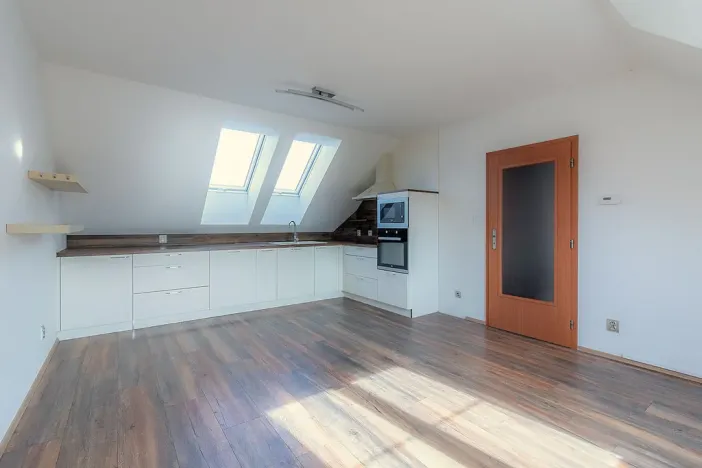 Pronájem bytu 3+kk, Holubice - Kozinec, Tisová, 83 m2