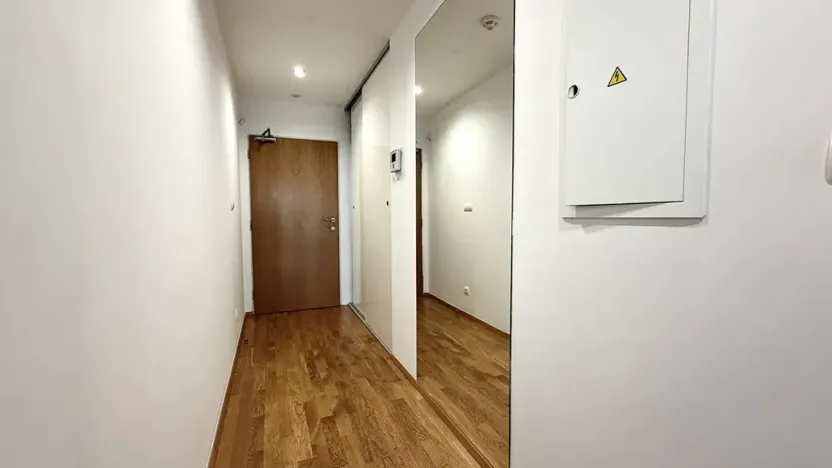 Pronájem bytu 1+kk, Praha, Malešická, 44 m2