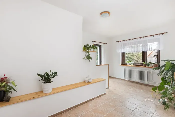 Prodej vícegeneračního domu, Chotiněves, 495 m2