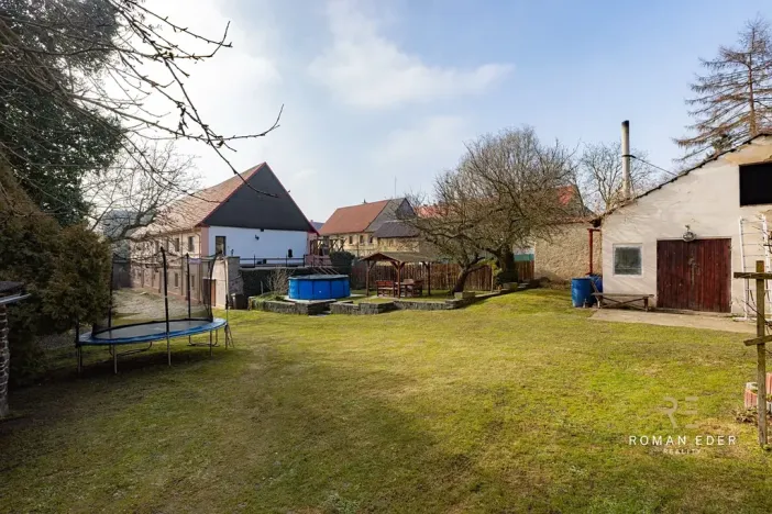 Prodej vícegeneračního domu, Chotiněves, 495 m2