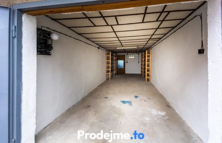 Pronájem garáže, Znojmo, Holandská, 25 m2
