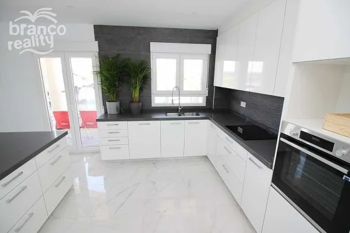 Prodej rodinného domu, Pinoso, Alicante, Španělsko, 245 m2