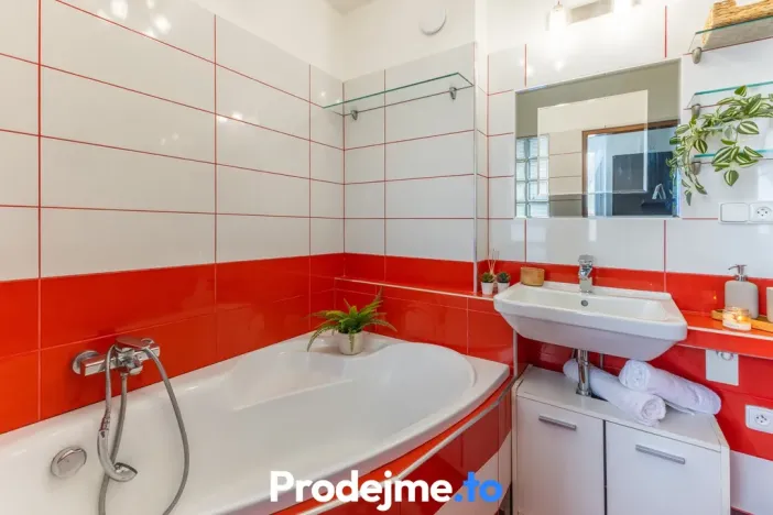 Prodej bytu 3+1, Znojmo, Horníčkova, 74 m2